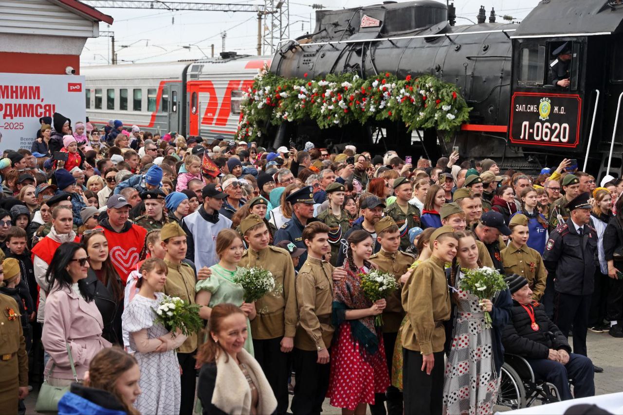 В столицу Алтайского края прибыл «Эшелон Победы»