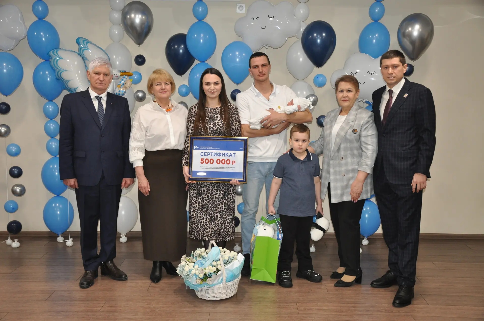 РЕПОРТАЖ - Первый в Алтайском крае «заводской капитал» получила сотрудница "Барнаульского завода РТИ"