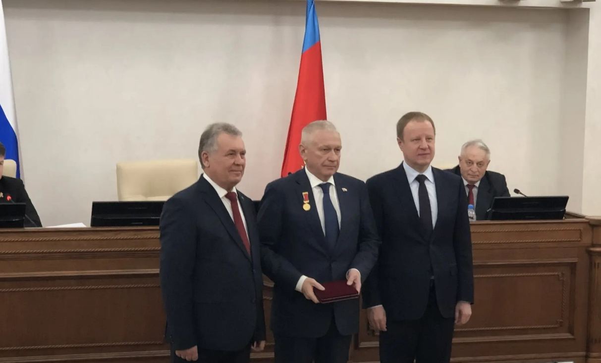 Юрий Шамков награжден краевой медалью «За заслуги в развитии законодательства и парламентаризма»