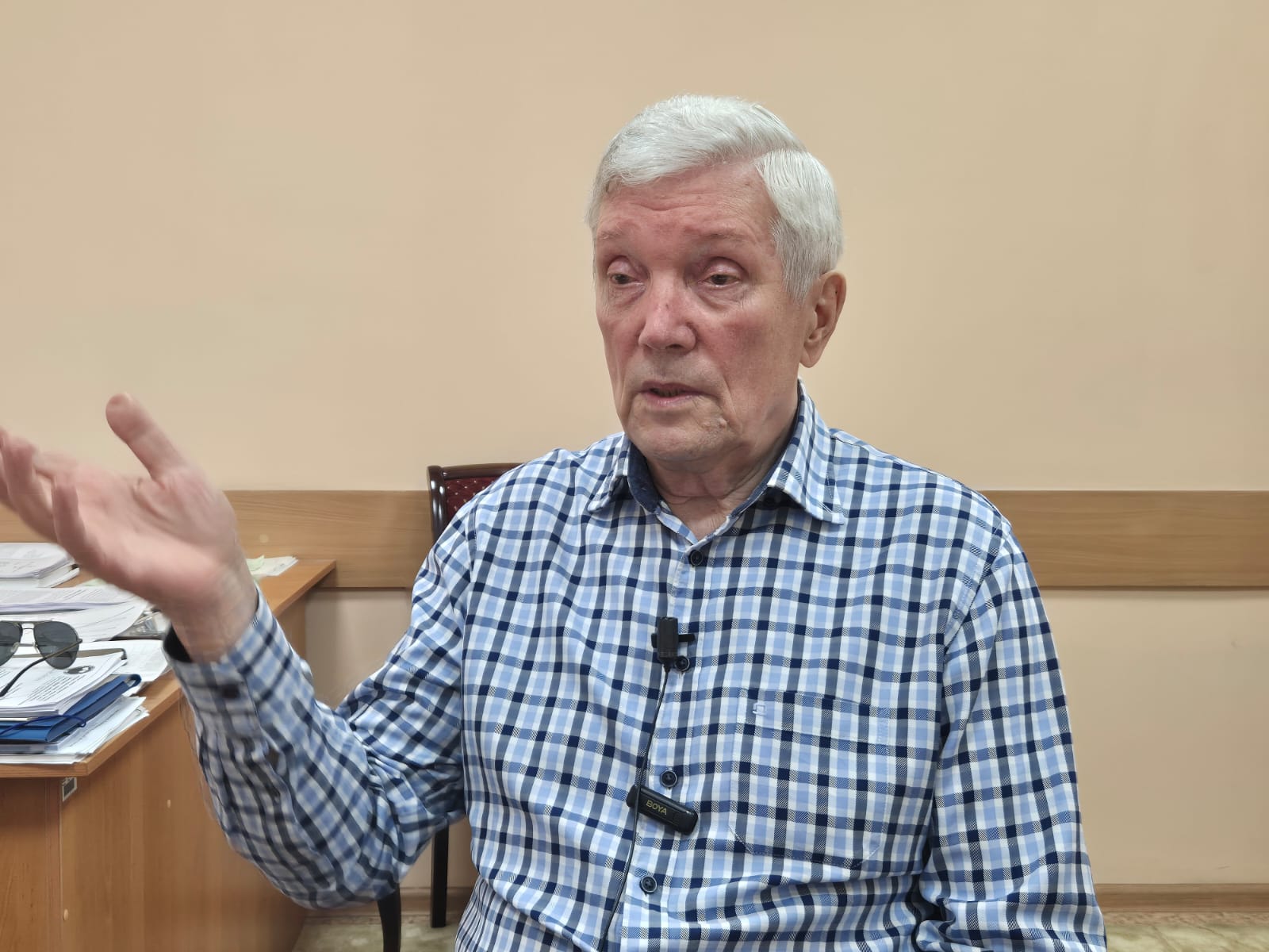 В канун большого юбилея политик Александр Суриков дал интервью «Общественному телевидению Сибири»