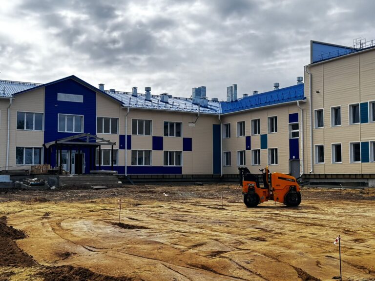 В селе Орлово продолжается строительство школы на 220 учеников