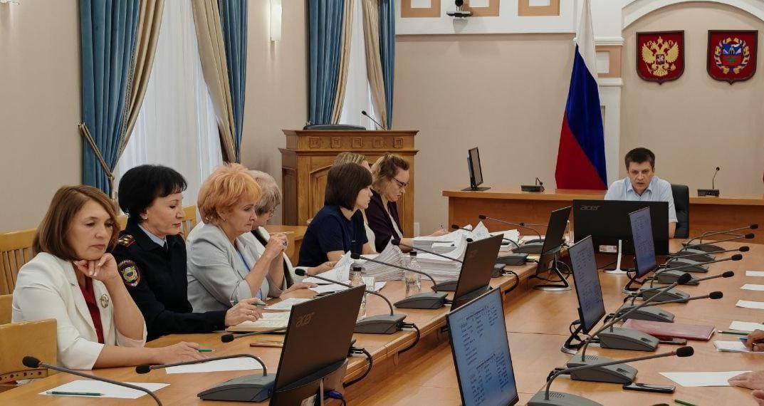 В Правительстве Алтайского края состоялось заседание наградной комиссии