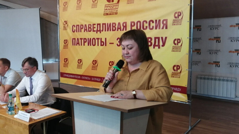 Депутат АКЗС Евгения Боровикова помогла ребрихинским инвалидам получить технические средства реабилитации